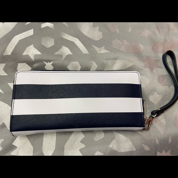 Michael Kors Wristlet - Picture 2 of 4